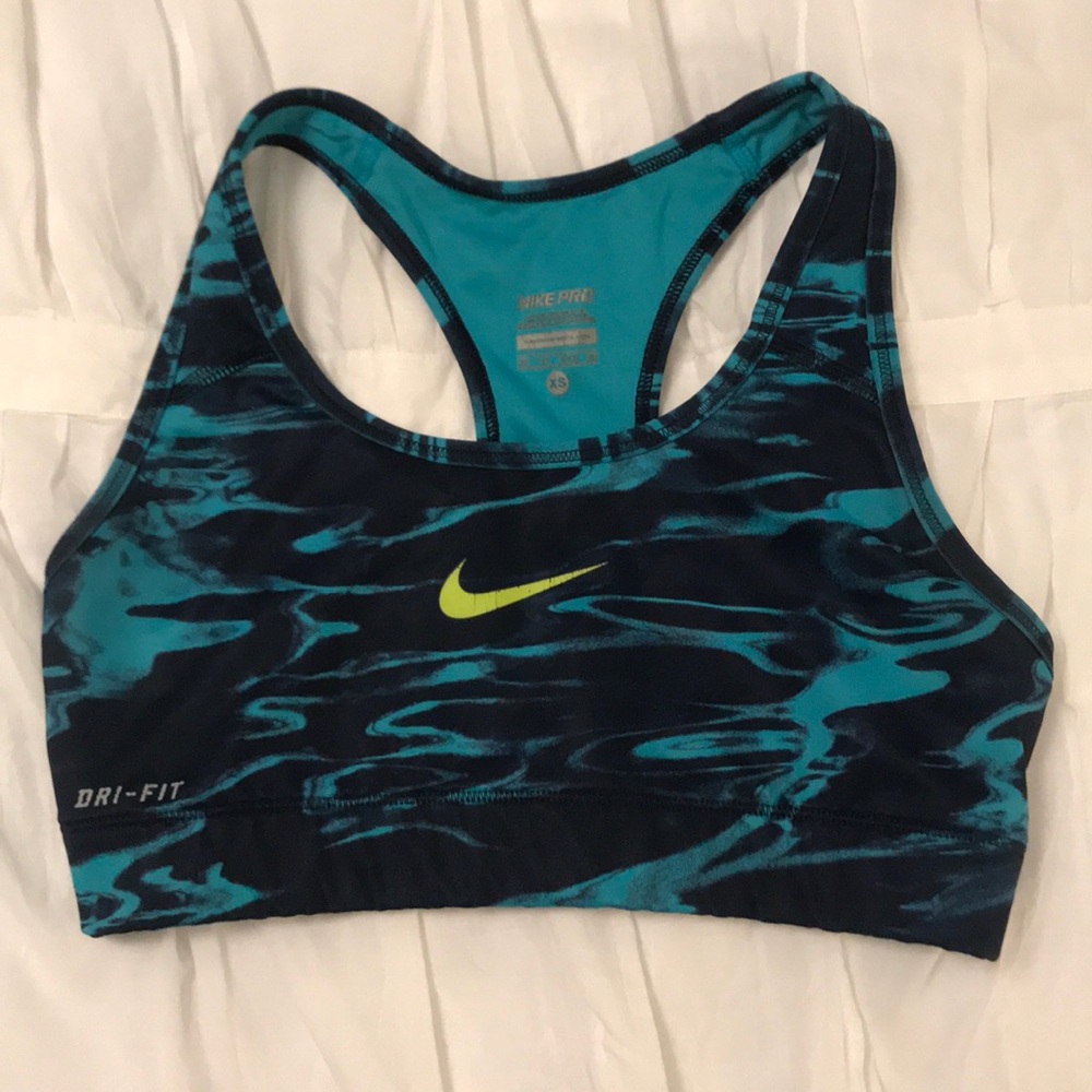 Nike pro sports bra